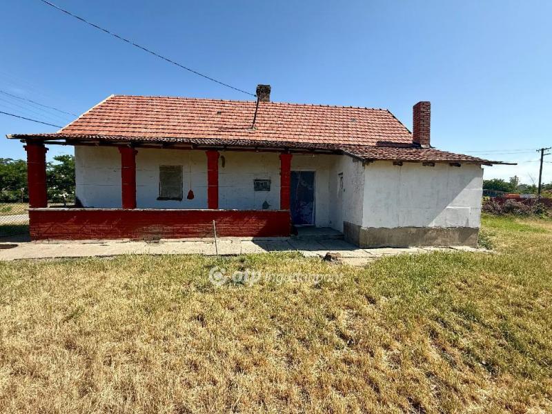 Eladó családi ház Jászladány