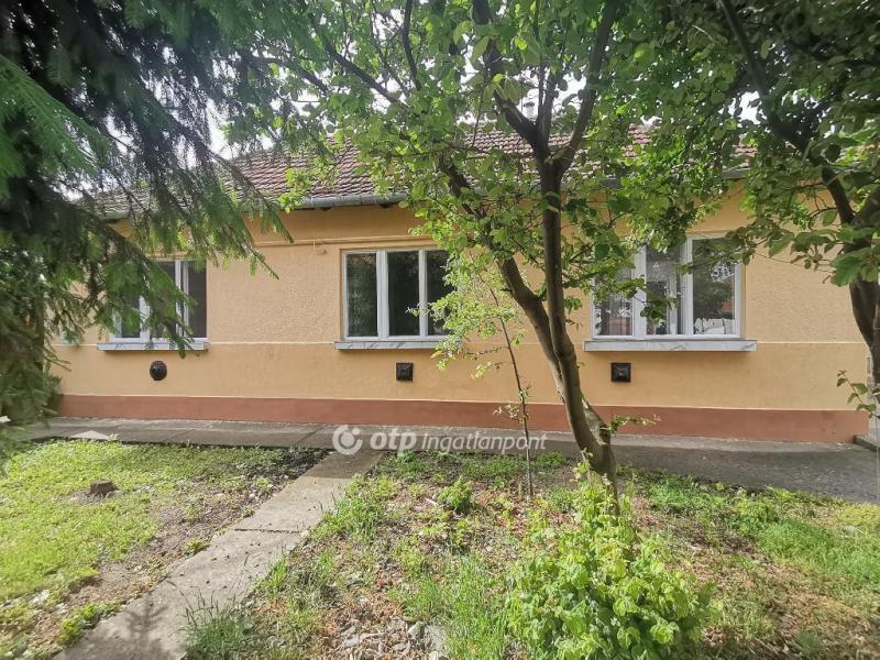 Eladó családi ház Békéscsaba