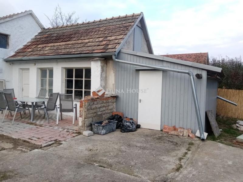 Eladó családi ház Balatonszabadi