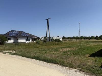 Eladó lakóövezeti telek Mihályi