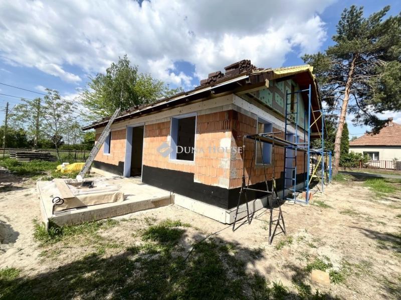 Eladó családi ház Szigethalom