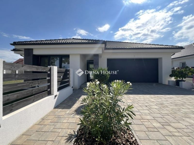 Eladó családi ház Szigetszentmiklós