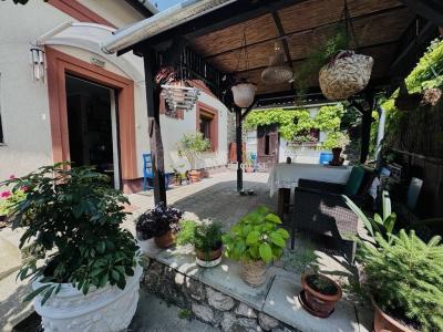 Eladó családi ház Pécs