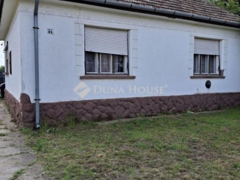 Eladó családi ház Tápiószecső