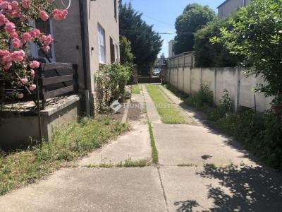 Eladó ikerház Vác