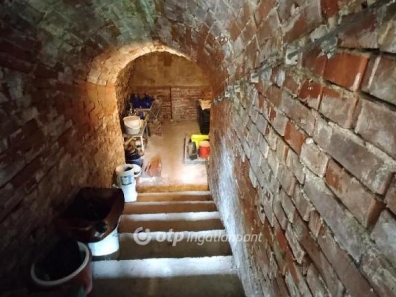 Eladó családi ház Pécs