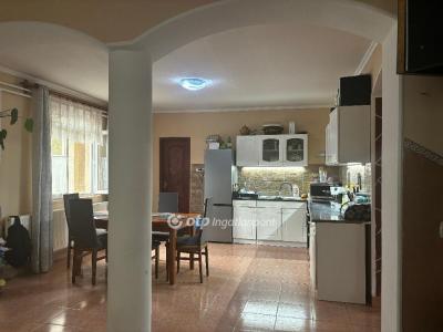 Eladó családi ház Hajdúböszörmény