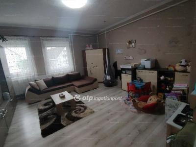 Eladó családi ház Hajdúsámson