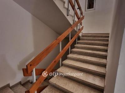 Eladó lakás Pápa