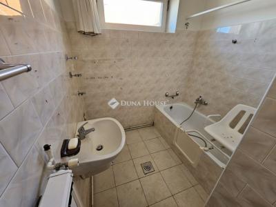 Eladó családi ház Monor