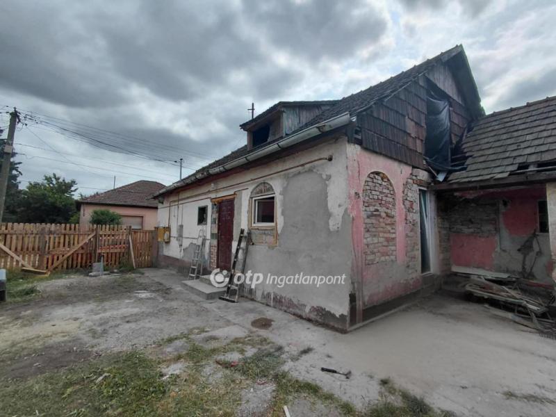 Eladó családi ház Hatvan