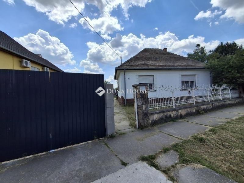 Eladó családi ház Tápiószecső