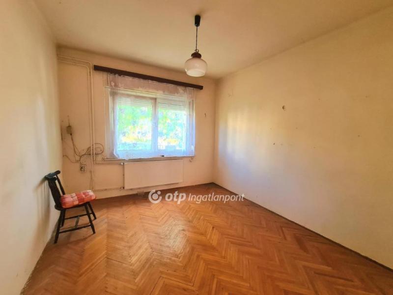 Eladó családi ház Budapest