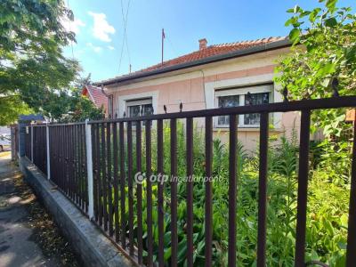 Eladó családi ház Budapest