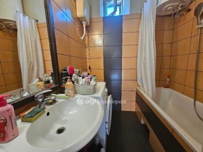 Eladó családi ház Budapest