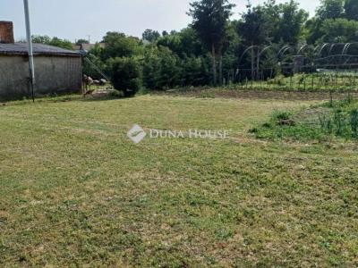 Eladó lakóövezeti telek Pécs