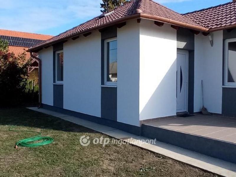 Eladó nyaraló Abádszalók
