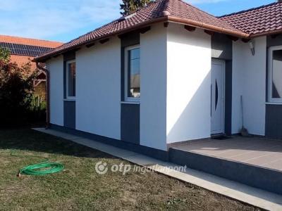 Eladó nyaraló Abádszalók