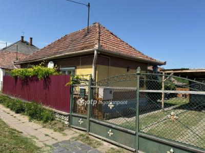 Eladó családi ház Pusztamonostor