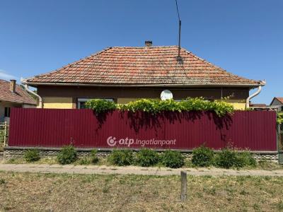 Eladó családi ház Pusztamonostor
