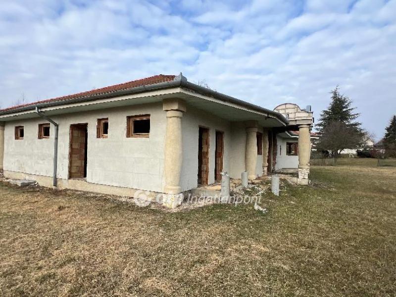 Eladó családi ház Döbrönte