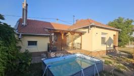 Eladó családi ház Jászberény