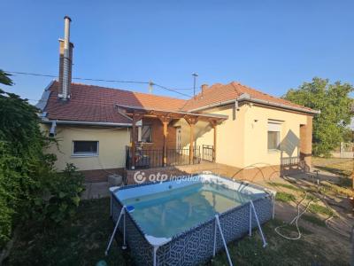 Eladó családi ház Jászberény