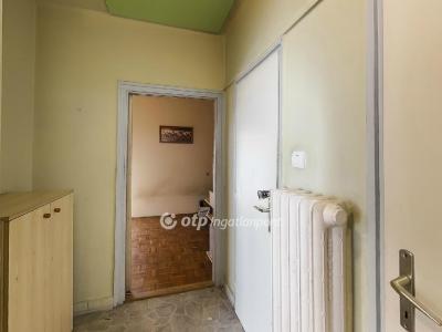 Eladó lakás Cegléd