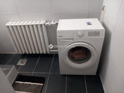 Eladó családi ház Dömsöd