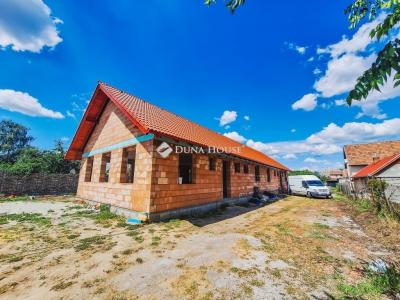 Eladó ikerház Monor
