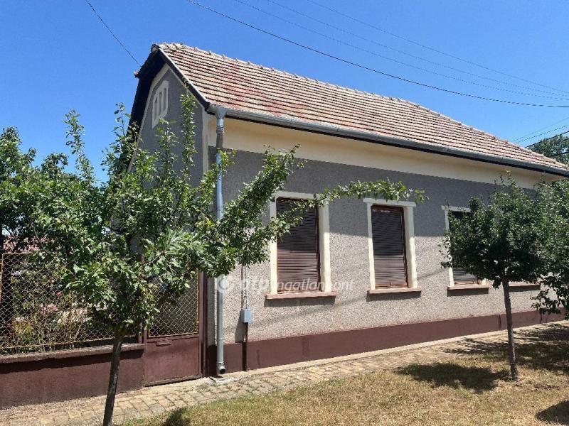 Eladó családi ház Nagykőrös