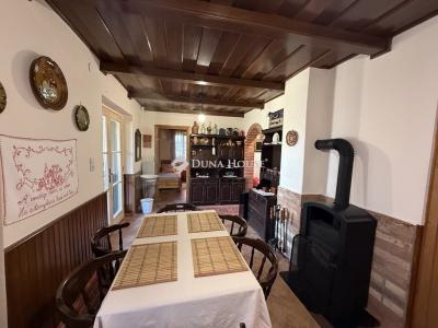 Eladó családi ház Balatonfenyves