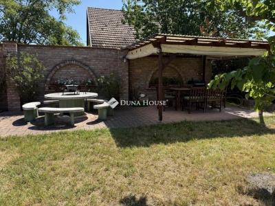 Eladó családi ház Balatonfenyves