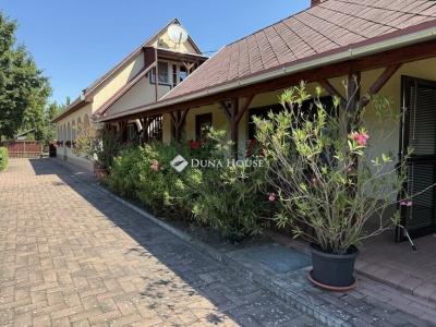 Eladó családi ház Balatonfenyves