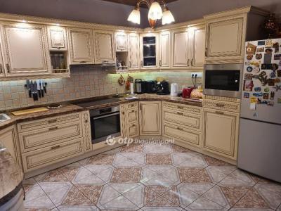 Eladó családi ház Diósd