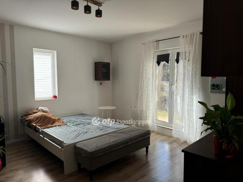 Eladó családi ház Budakeszi
