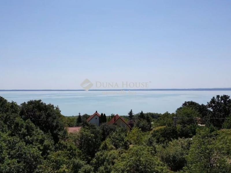 Eladó üdülőövezeti telek Alsóörs