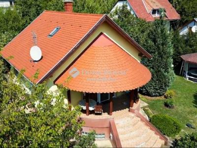 Eladó családi ház Balatonkenese