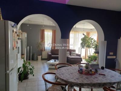 Eladó családi ház Balatonalmádi