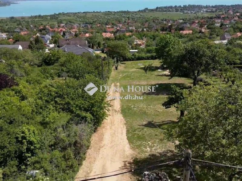 Eladó külterületi telek Balatonalmádi