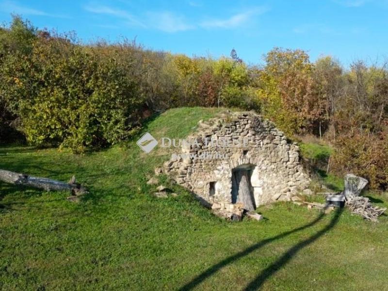 Eladó külterületi telek Tihany