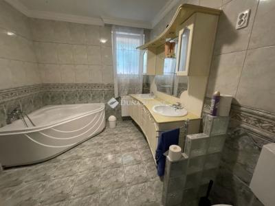 Eladó családi ház Budapest
