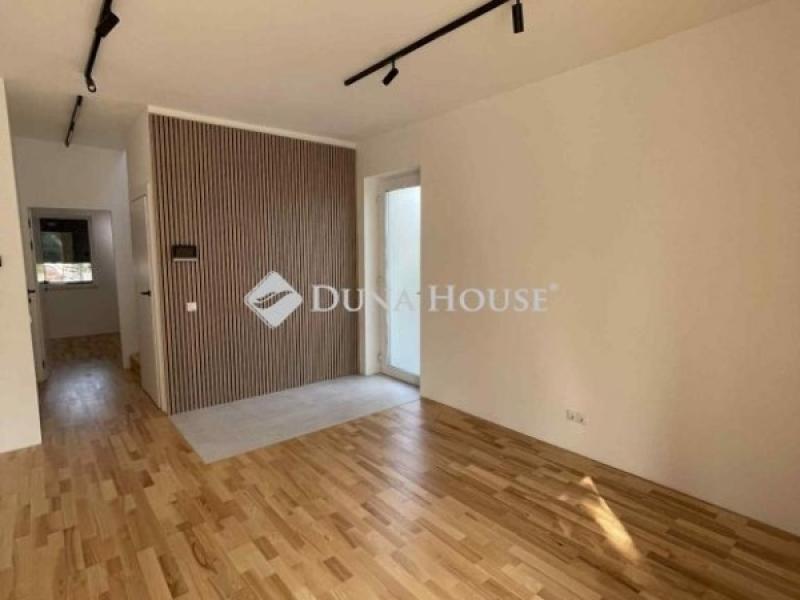 Eladó lakás Balatonalmádi