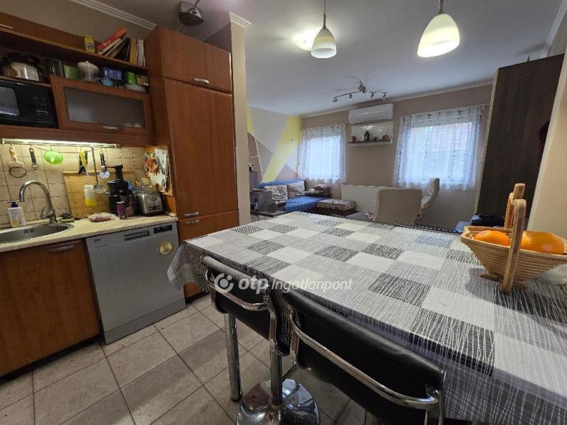 Eladó családi ház Pápa
