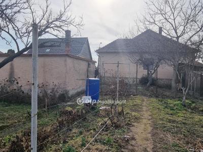 Eladó családi ház Pápa
