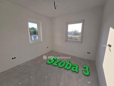 Eladó családi ház Pápa