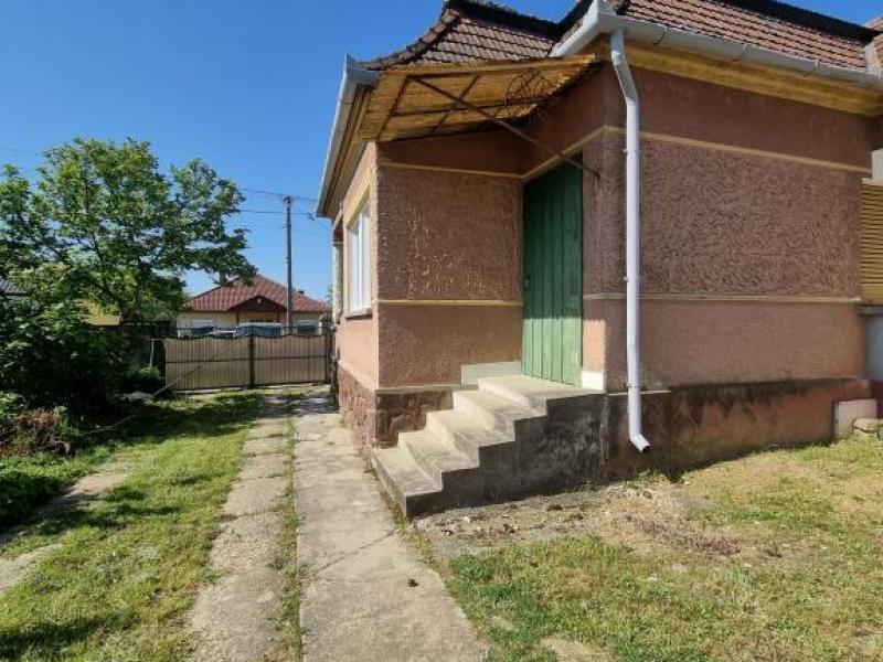 Eladó családi ház Gyarmat