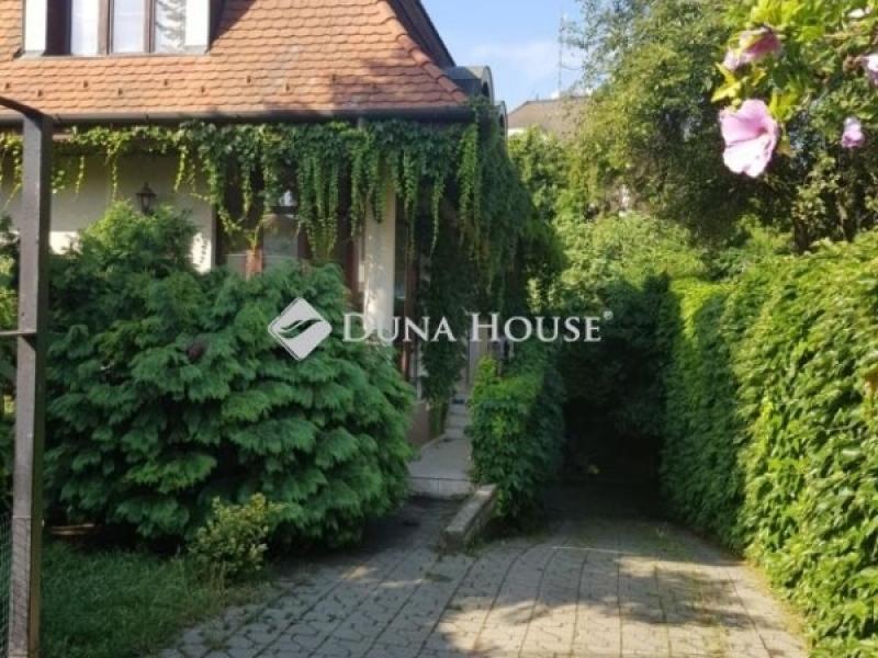 Eladó családi ház Budapest