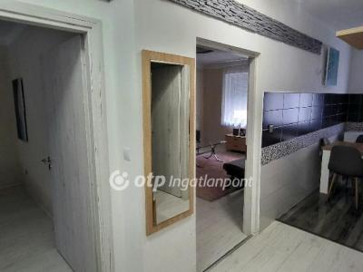 Eladó lakás Győr