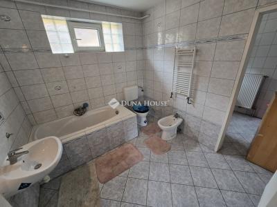 Eladó családi ház Székesfehérvár